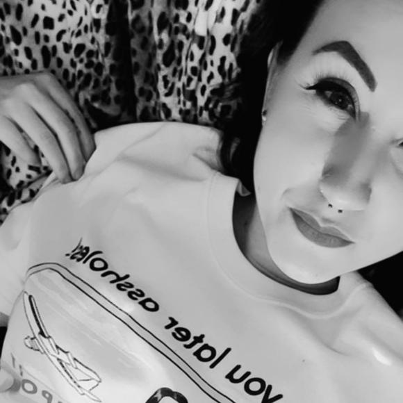 Meet your Posher, Erin - Picture 2 of 2